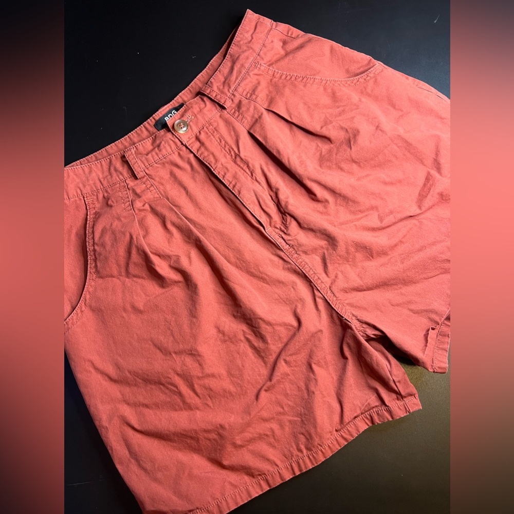 BDG Urban Outfitters Paprika Color Pleated high rise shorts size 8 GUC